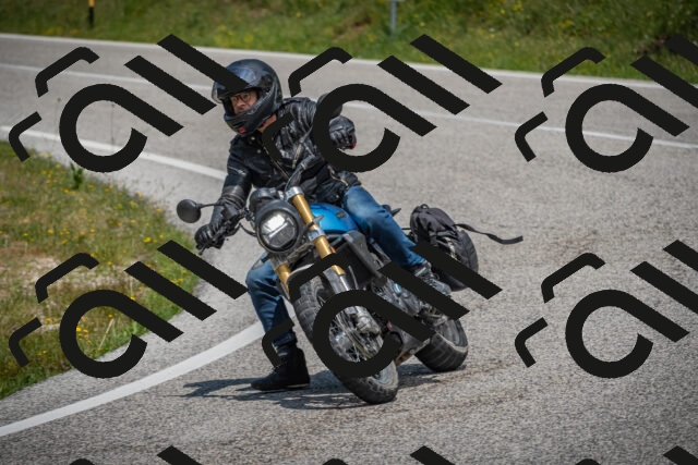 20250622124202-_5002857_am_