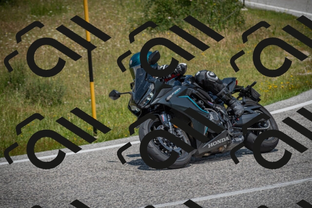 20250622124902-_5002903_am_