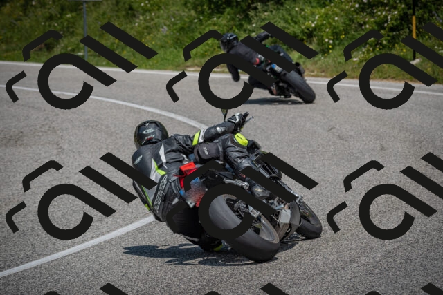 20250622124925-_5002916_am_