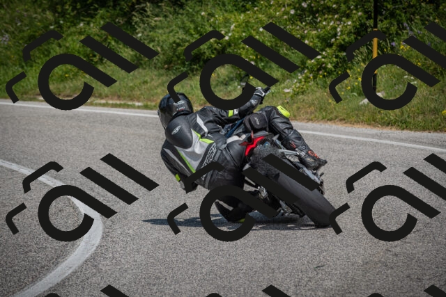 20250622124925-_5002917_am_