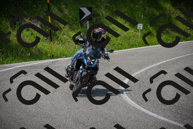 20250622124954-_5002935_am_