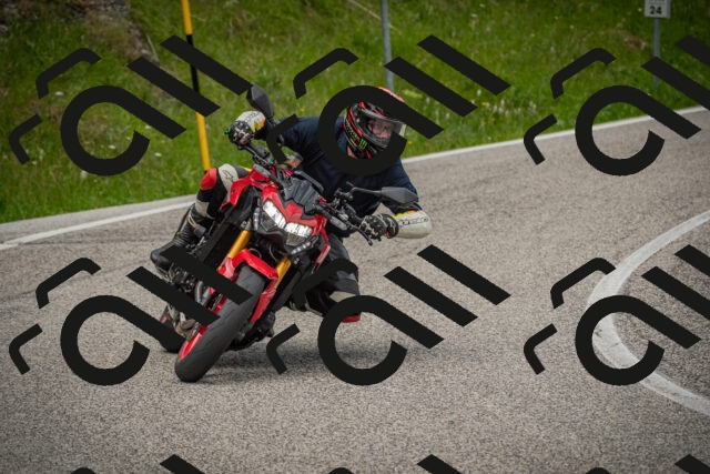 20250623124442-_5004827_am_