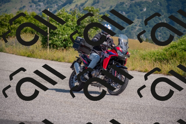 202506211016-DSC_3184_c4_