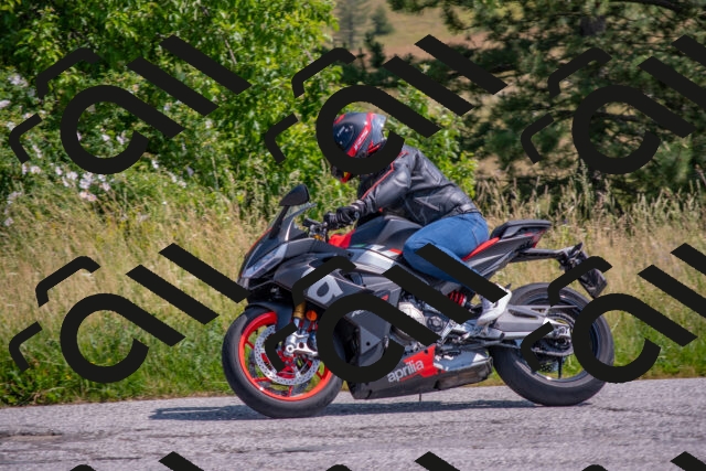 202506211103-DSC_3431_c4_