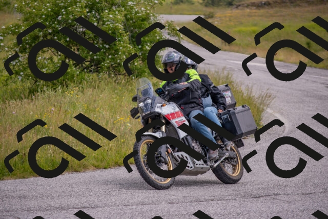 202506211211-DSC_3866_c4_