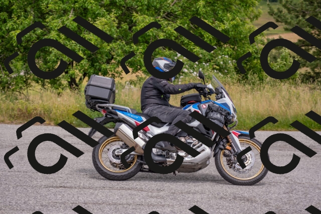 202506211304-DSC_4202_c4_