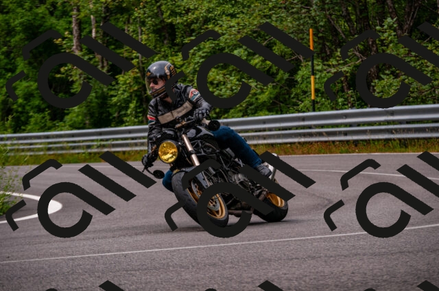 202506221109-DSC_3880_d2_