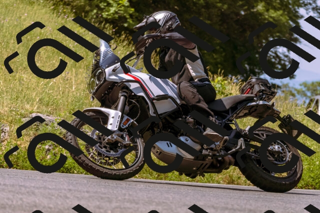 202506211115-_DSC0200_d1_