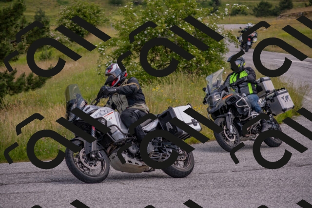 202506221136-DSC_4801_c4_