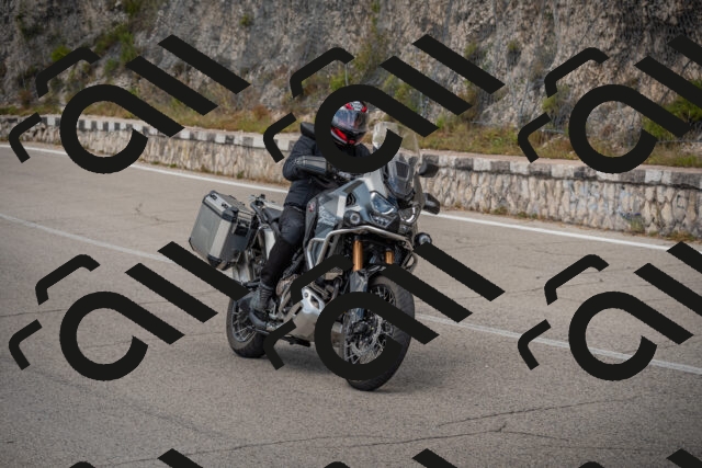 20250629112538-_5005064_am_