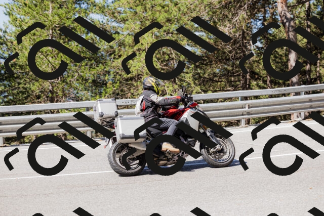 202506281009-_04A4187_c3_