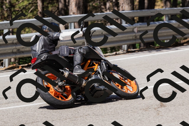 202506281032-_04A4252_c3_