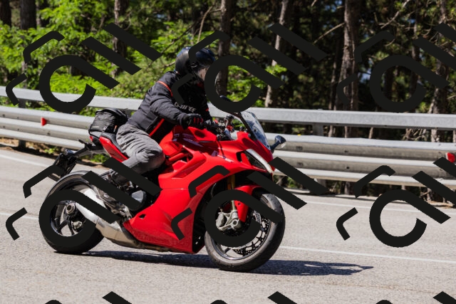 202506281037-_04A4304_c3_