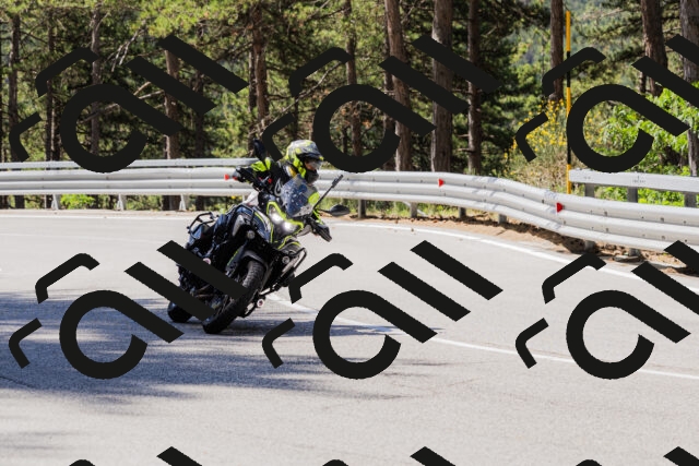 202506281043-_04A4316_c3_