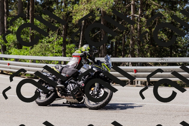 202506281043-_04A4318_c3_