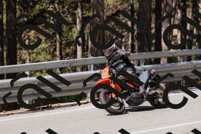 202506281045-_04A4327_c3_