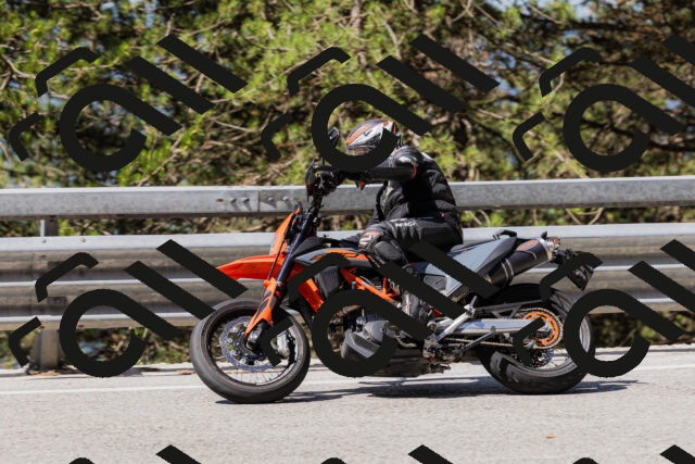 202506281045-_04A4328_c3_