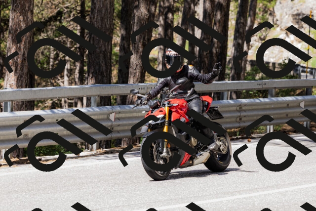 202506281053-_04A4356_c3_