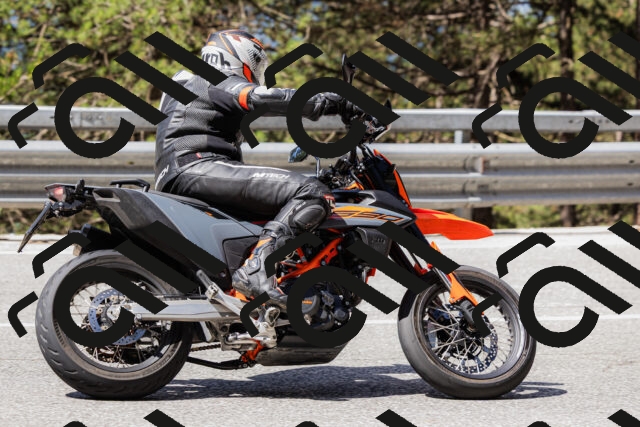 202506281053-_04A4363_c3_