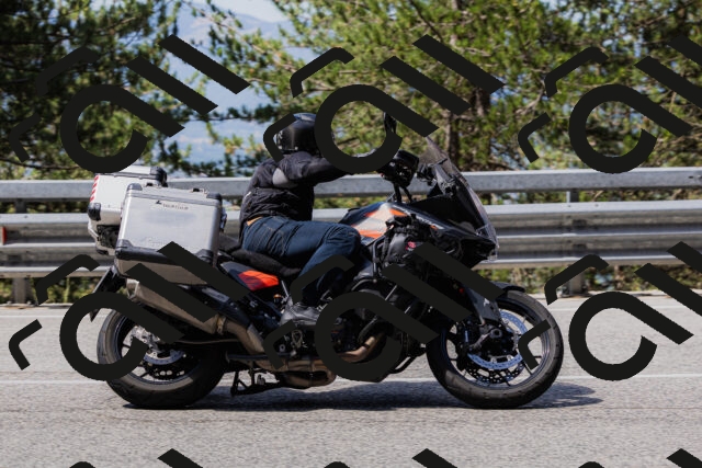 202506281054-_04A4366_c3_