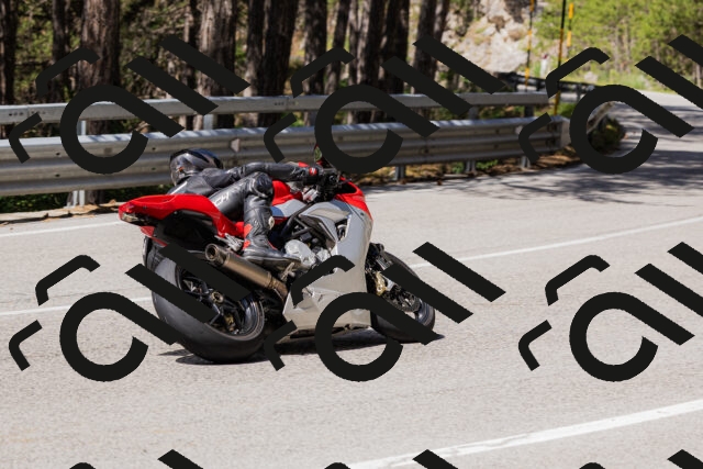 202506281112-_04A4424_c3_