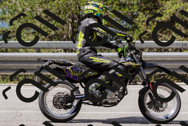 202506281118-_04A4443_c3_