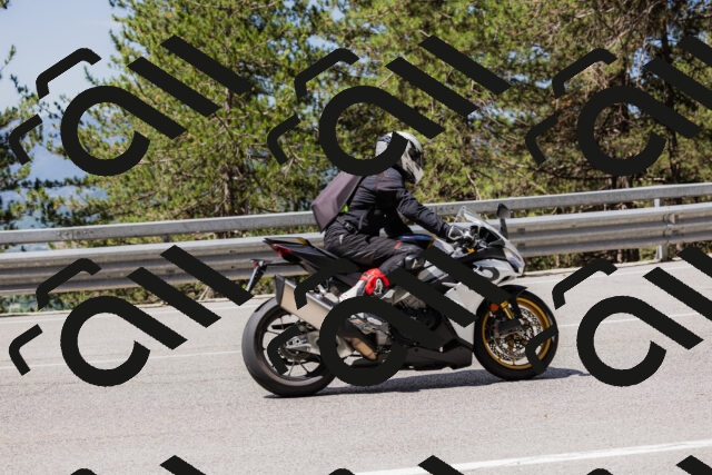 202506281118-_04A4448_c3_