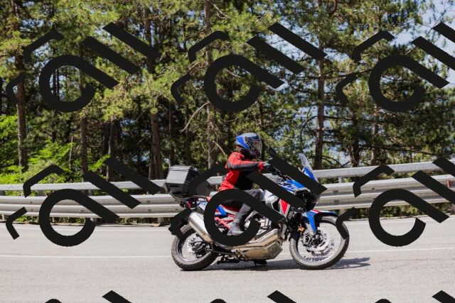 202506281119-_04A4454_c3_