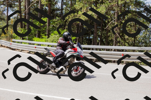 202506281122-_04A4472_c3_