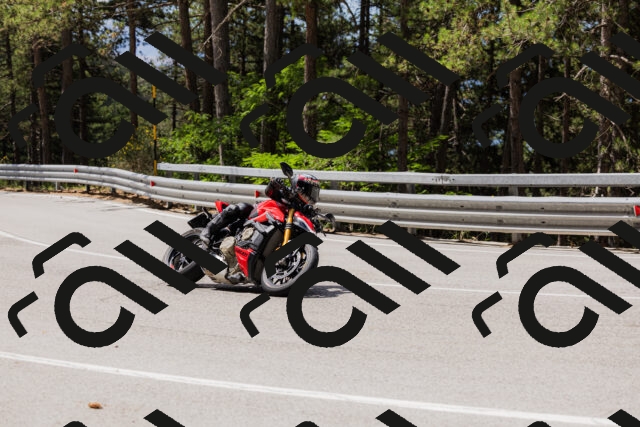 202506281135-_04A4581_c3_