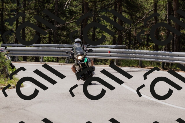 202506281139-_04A4614_c3_