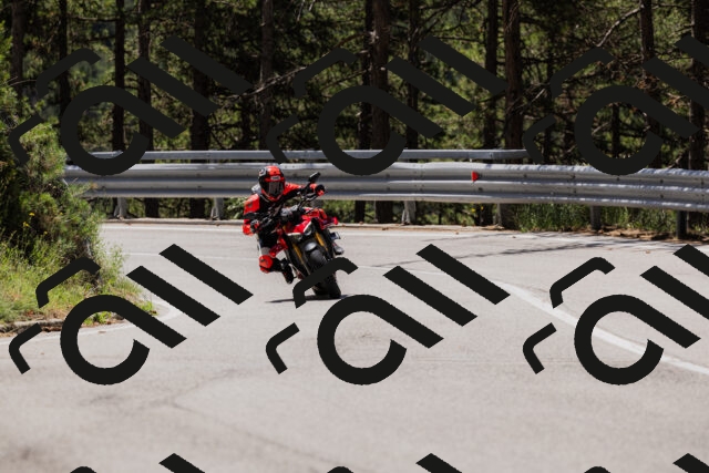 202506281150-_04A4679_c3_