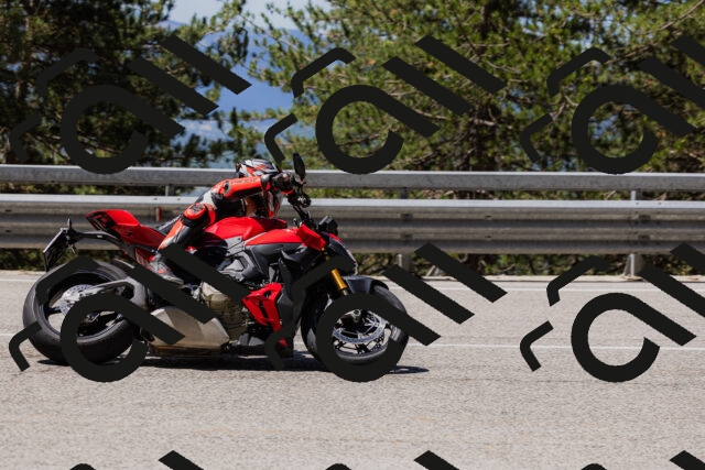 202506281150-_04A4684_c3_