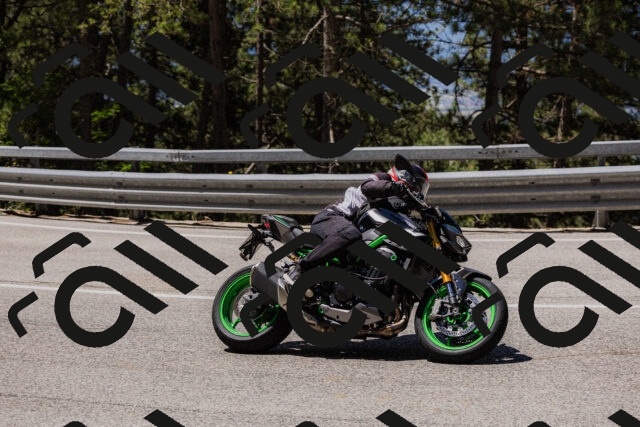 202506281153-_04A4708_c3_