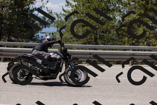 202506281153-_04A4715_c3_