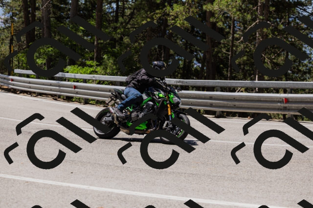 202506281153-_04A4716_c3_