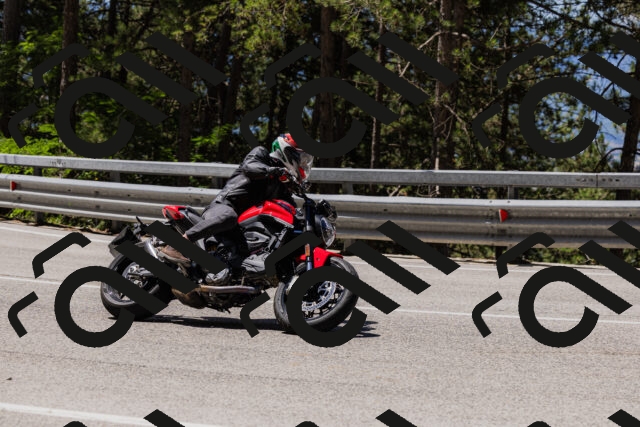 202506281155-_04A4727_c3_