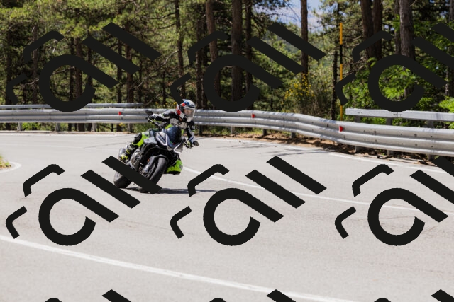 202506281156-_04A4752_c3_