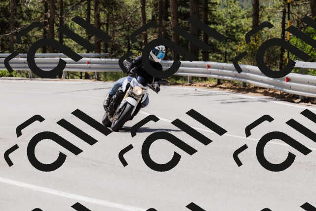 202506281201-_04A4792_c3_