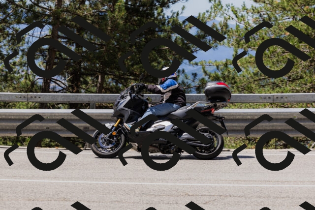 202506281204-_04A4809_c3_