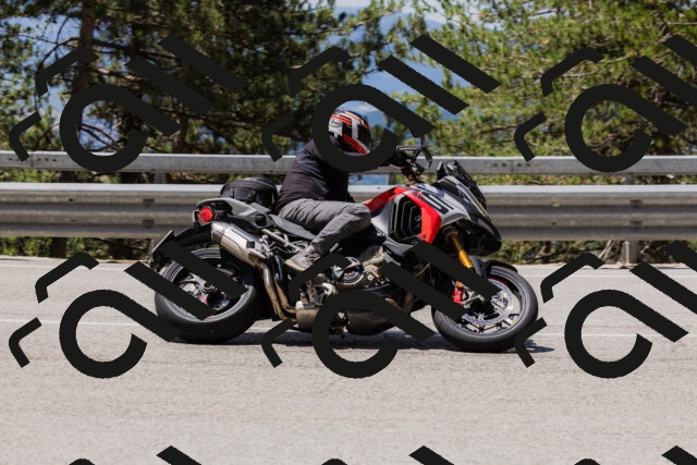 202506281208-_04A4848_c3_