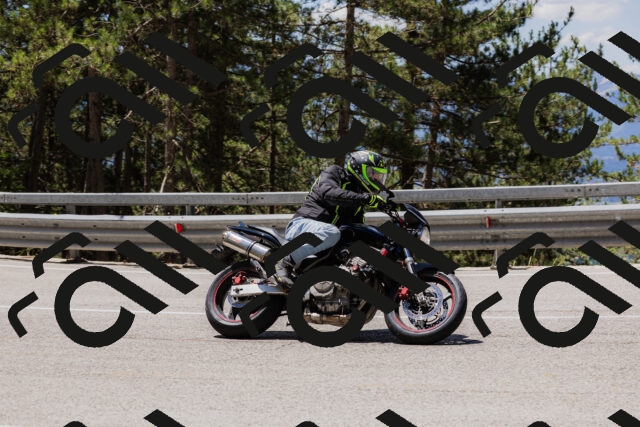 202506281211-_04A4859_c3_