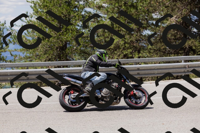 202506281211-_04A4860_c3_