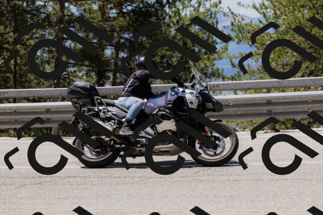 202506281212-_04A4883_c3_