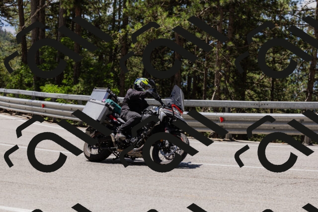 202506281213-_04A4892_c3_