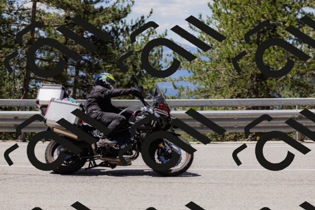 202506281213-_04A4893_c3_