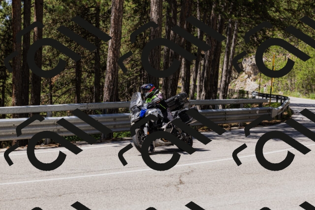 202506281214-_04A4900_c3_