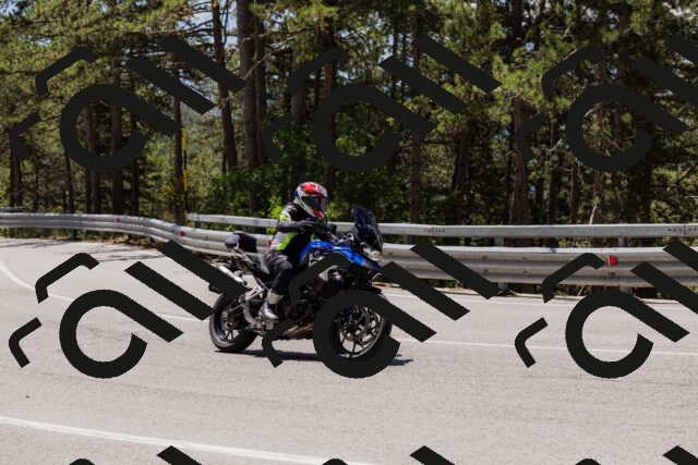 202506281220-_04A4933_c3_