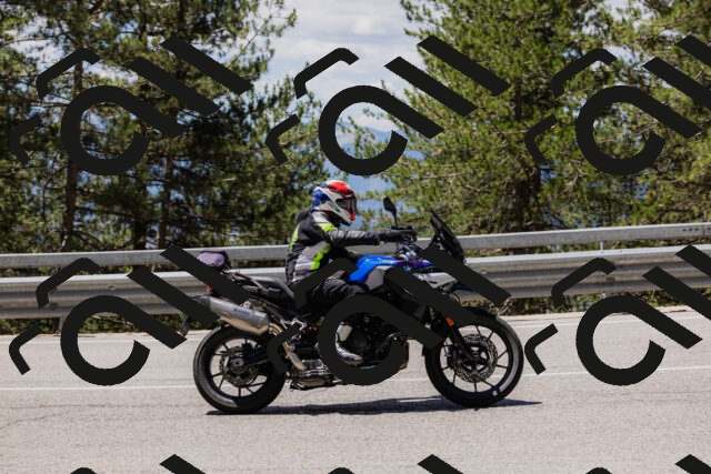 202506281220-_04A4935_c3_