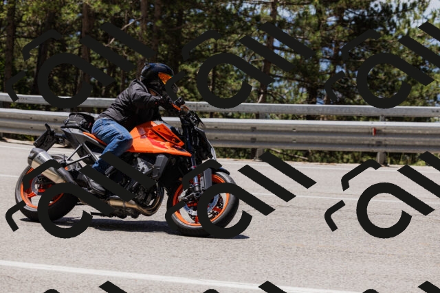 202506281224-_04A4988_c3_